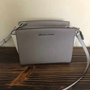 🌸Michael Kors Medium Selma Color-block Crossbody